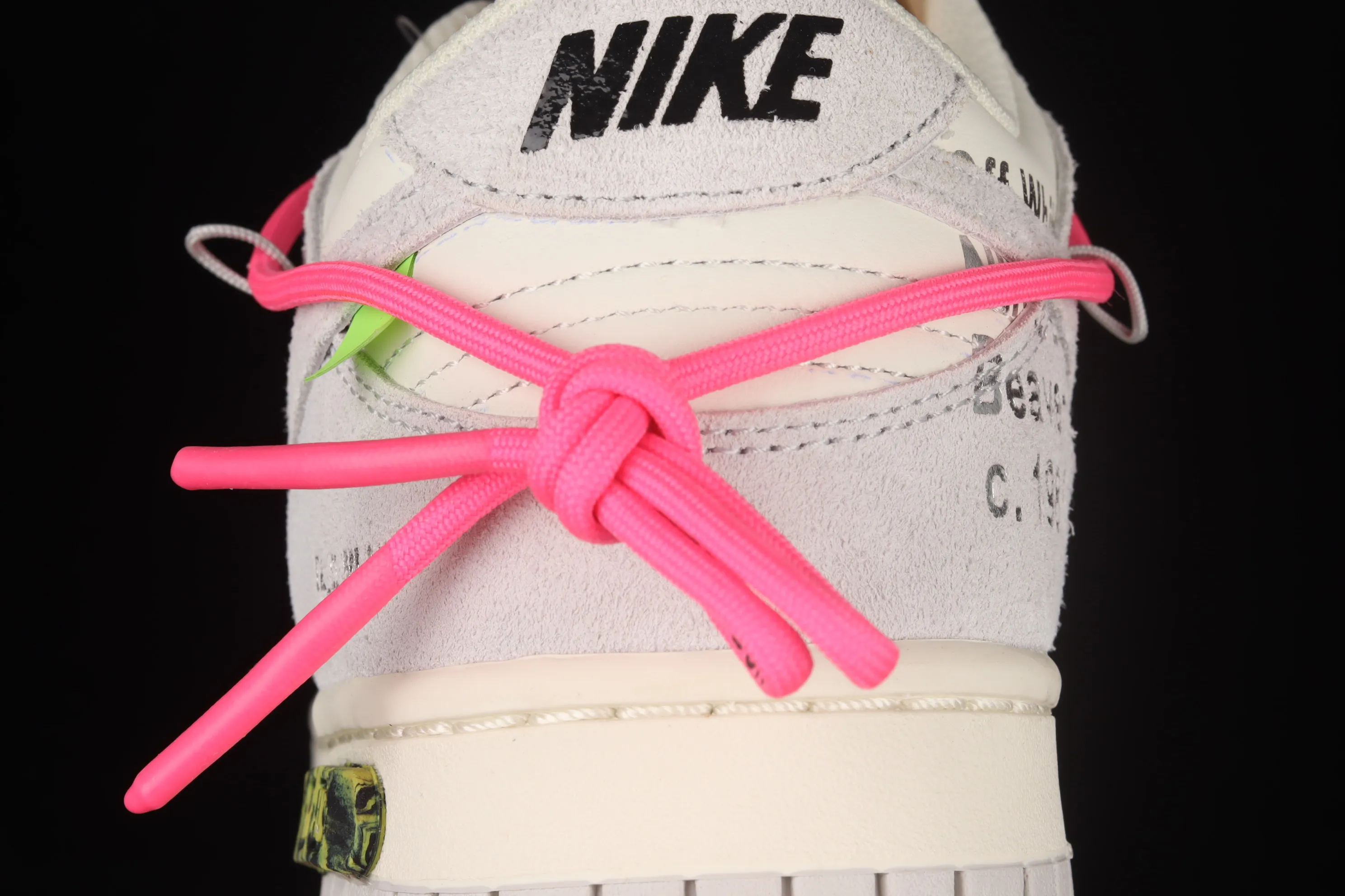 All Categories Nk SB Dunk Series Nk SB Dunk Low Low-top Sneakers Pure Original Version OF x Nk Dunk Low OW Suede SB Smash Backboard Fashion Casual Sneakers DJ0950-117